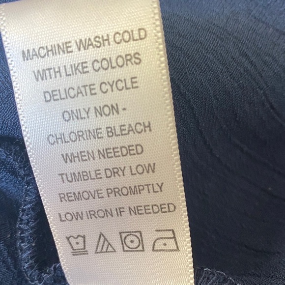Counterparts Navy Blouse - Picture 4 of 5
